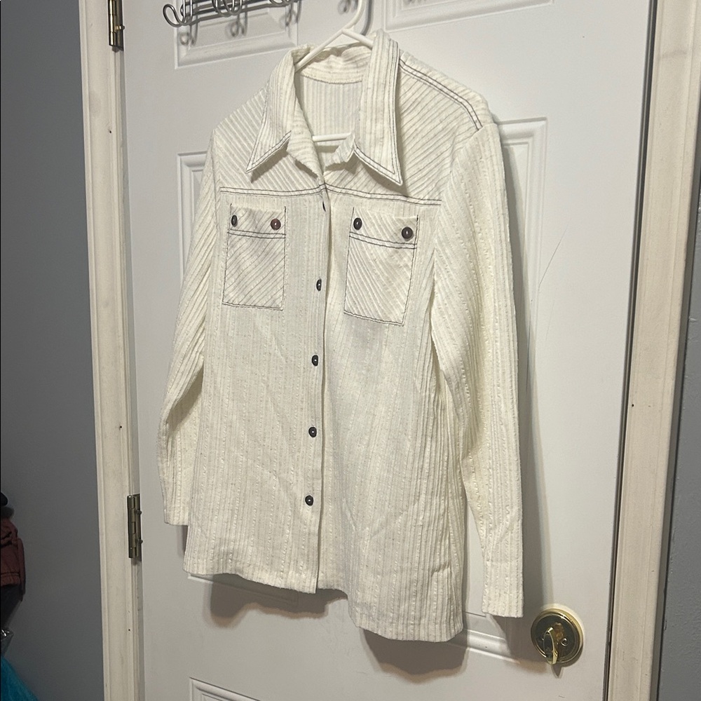 Chic White Button-Up Blazer